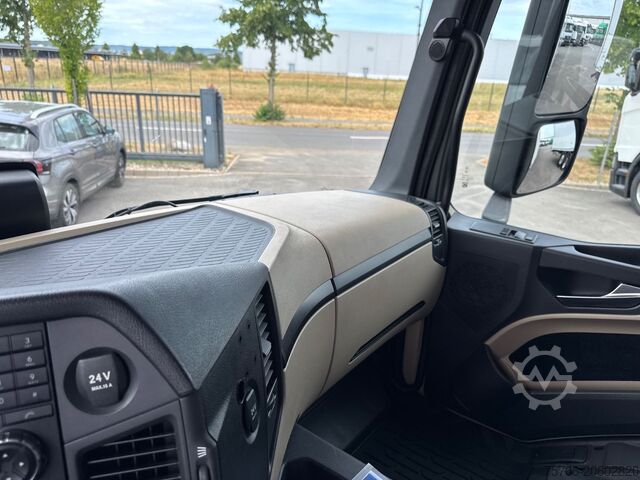 Beverage truck MERCEDES-BENZ ACTROS 2540 L/ 2 x LBW / LENKACHSE / KOMPLETTZUG