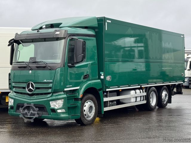 LKW mit Getränkeaufbau MERCEDES-BENZ ANTOS 2536 L / AHK / LBW / LENKACHSE