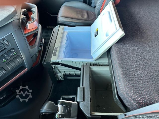 Roll-off tipper truck VOLVO FH 750 6x2 BL VDL AK LUXUS AUSSTATTUNG