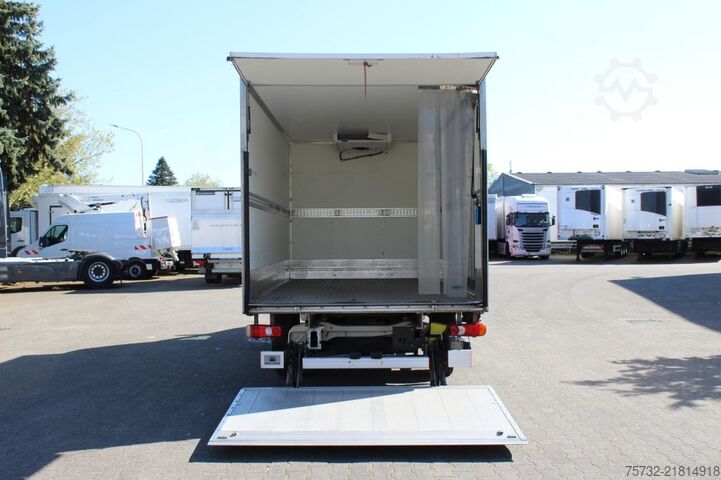 Commercial vehicle VW Crafter  Carrier Tür+Laderbordwand S.Tür 3-Sitze