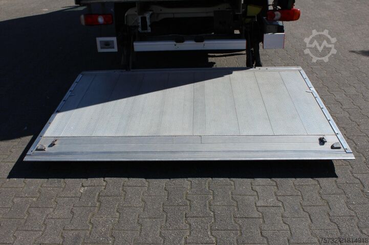 Commercial vehicle VW Crafter  Carrier Tür+Laderbordwand S.Tür 3-Sitze
