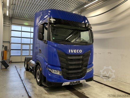 Standard tractor unit IVECO S-WAY 460 LNG    ALU-FELGEN, LED, MIETKAUF MöGLICH
