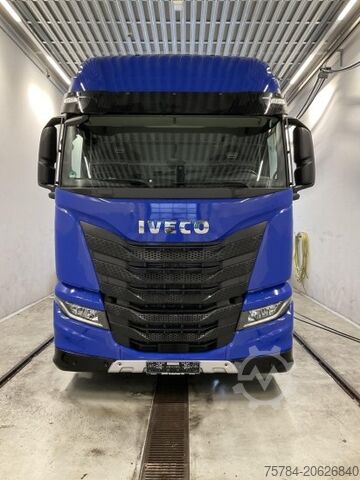 Standard tractor unit IVECO S-WAY 460 LNG    ALU-FELGEN, LED, MIETKAUF MöGLICH