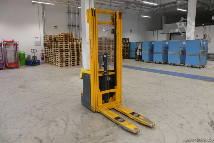 Jungheinrich - High-lift pallet truck + charger Jungheinrich EJC 216