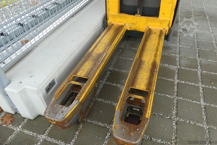 Jungheinrich - Low-lift pallet truck Jungheinrich ERD 220 KLPF
