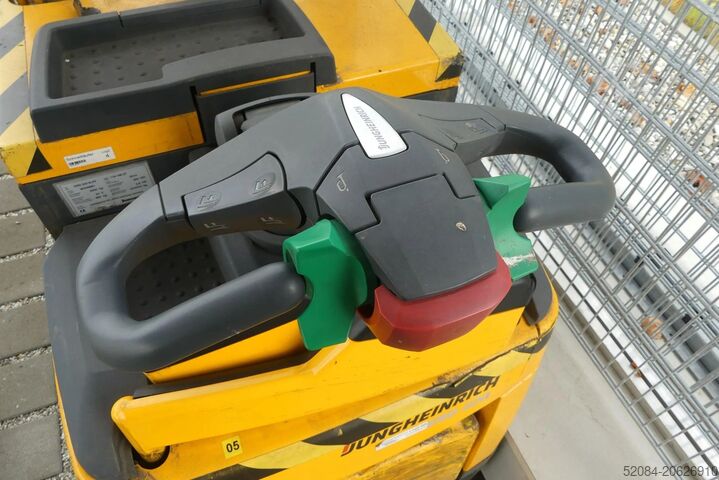 Jungheinrich - Low-lift pallet truck Jungheinrich ERD 220 KLPF