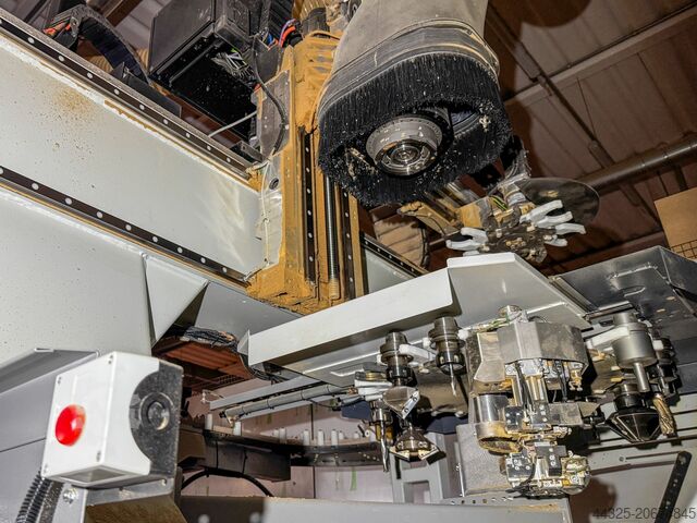 Bearbeitungszentrum mit Kantenverleimung BIESSE ROVER B EDGE 1950