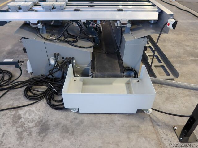 Bearbeitungszentrum mit Kantenverleimung BIESSE ROVER B EDGE 1950