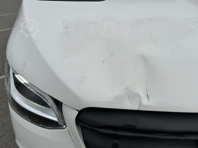 Closed box Mercedes-Benz Sprinter 517 1.9 CDI Euro 6 E / 143 dkm / Box /...