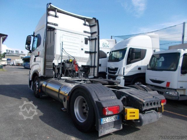 Standard tractor unit IVECO S-WAY AS440S46T/P LNG
