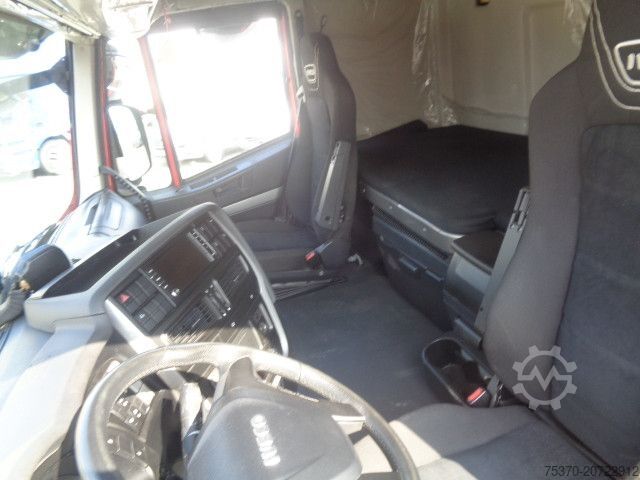 Standard SZM IVECO STRALIS AS440S46T/P HI-WAY LNG