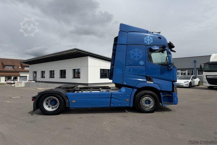 Standard tractor unit Renault T440 4x2 / Swiss-Vehicle