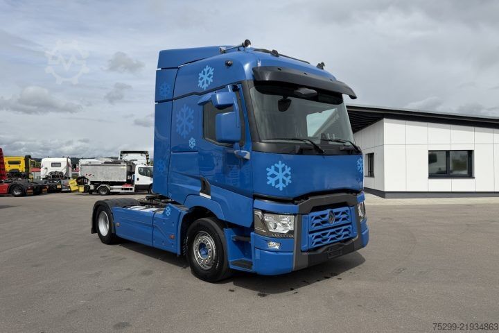Standard tractor unit Renault T440 4x2 / Swiss-Vehicle