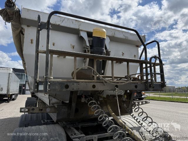 Tipper semitrailer Kässbohrer Tipper Steel half pipe body 27m³