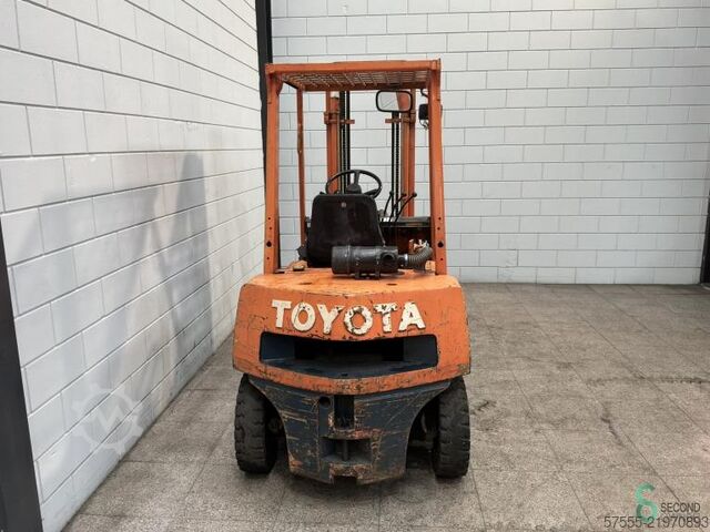 Forklift Toyota 02-5 FD 20