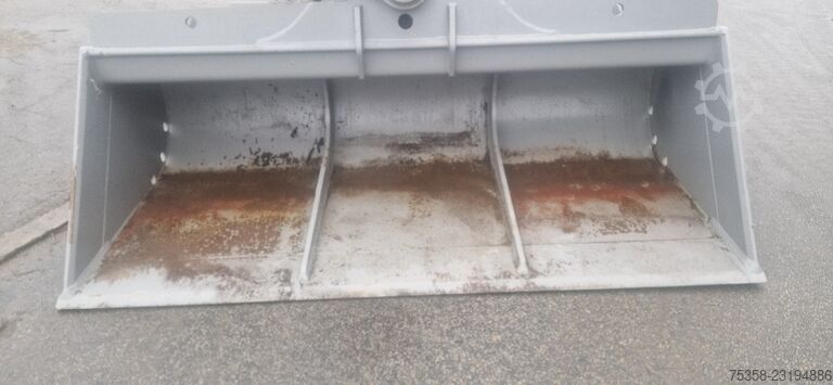 Ditch cleaning bucket for OilQuick OQ80  