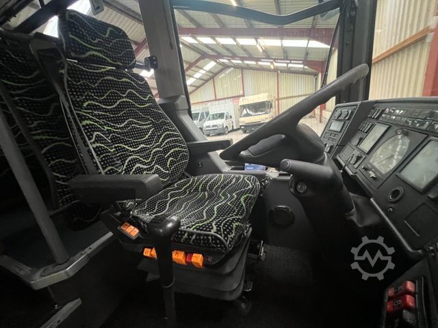 Überlandbus MERCEDES-BENZ Integro 0550 57 Sitze 6 Gang Dachklima Euro 5