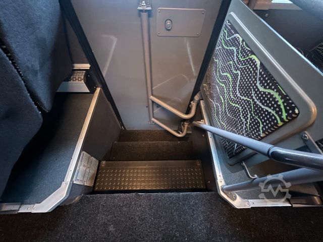 Überlandbus MERCEDES-BENZ Integro 0550 57 Sitze 6 Gang Dachklima Euro 5