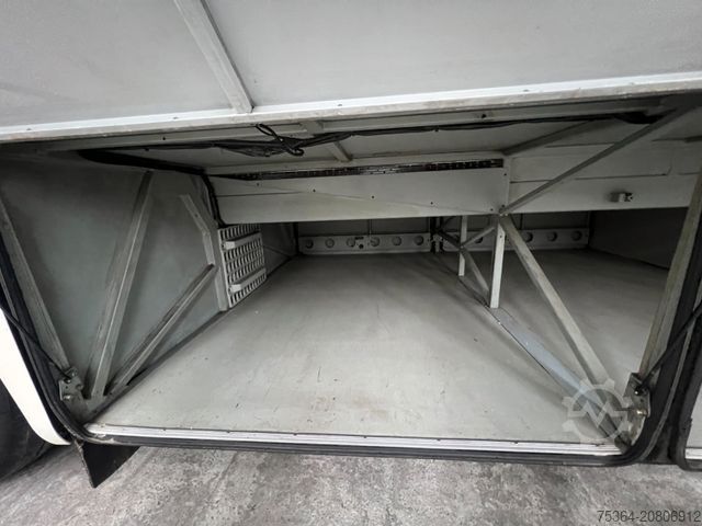Überlandbus MERCEDES-BENZ Integro 0550 57 Sitze 6 Gang Dachklima Euro 5