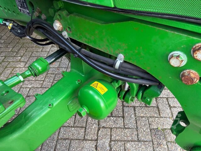 John Deere 6150M John Deere 6150M