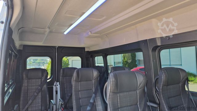 High top van PEUGEOT Boxer  Hochraum 9 Sitzer L3H2 verglast BlueHDi