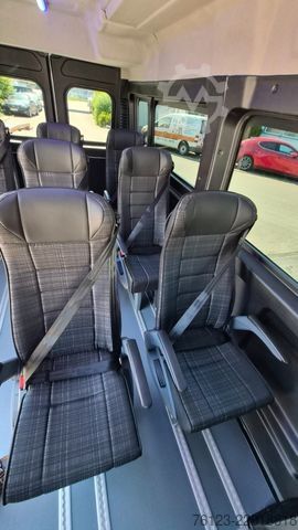 High top van PEUGEOT Boxer  Hochraum 9 Sitzer L3H2 verglast BlueHDi