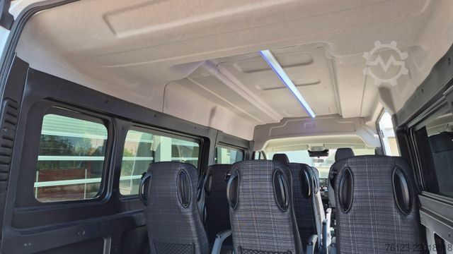 High top van PEUGEOT Boxer  Hochraum 9 Sitzer L3H2 verglast BlueHDi