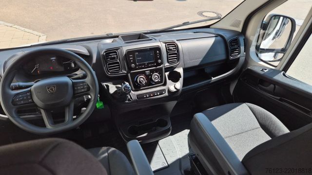 High top van PEUGEOT Boxer  Hochraum 9 Sitzer L3H2 verglast BlueHDi