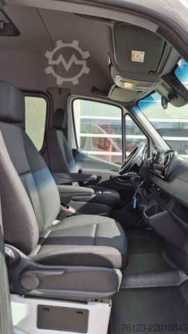 Minibus MERCEDES-BENZ 8 Sprinter Lord Light 22 Sitzer Vorlauffahrzeug