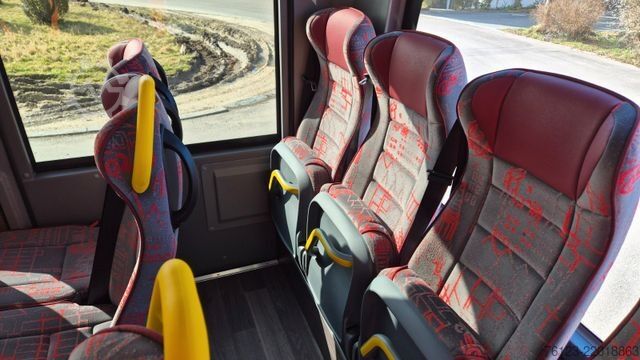 Minibus MERCEDES-BENZ 30 Sitzer Schul- Transferbus 519 Vorlauffahrzeug