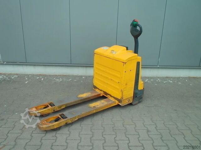 Elektro-Niederhubwagen JUNGHEINRICH EJE 220