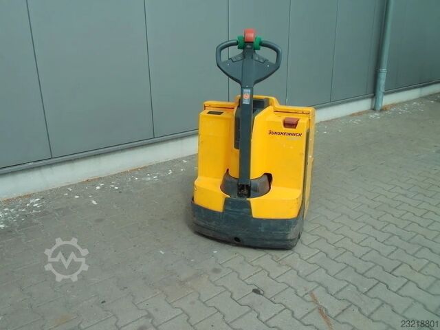 Elektro-Niederhubwagen JUNGHEINRICH EJE 220