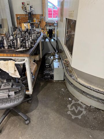 Universal machining center DECKEL MAHO DMU 60 T