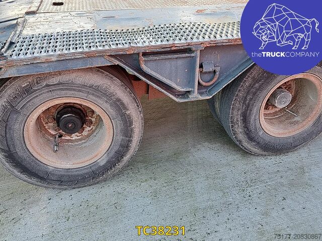 Semi-Tieflader CAGYP 