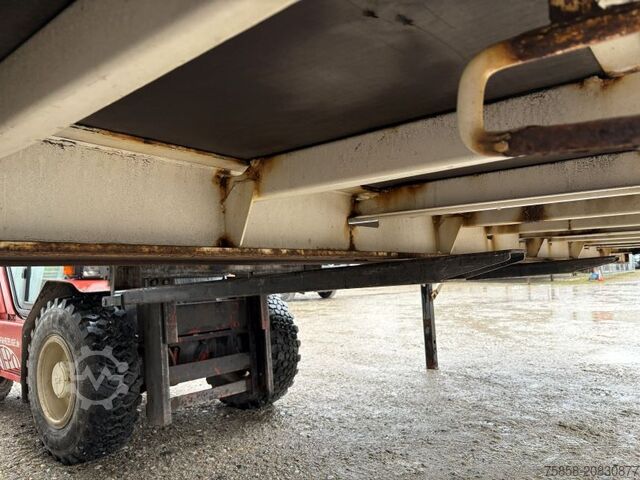 Wechselpritsche offen Krone Plattform 7,82m mit Steckrungen mittig