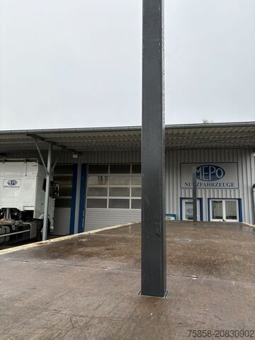 Wechselpritsche offen Krone Plattform 7,45m mit Steckrungen mittig