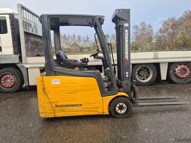 Jungheinrich EFG 220 2-tonne three-wheel electric forklift, 3F480 mast, 4,792 operating hours. JUNGHEINRICH EFG220