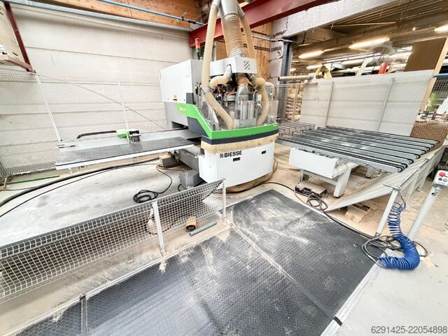 Bearbeitungszentrum mit Durchlauf BIESSE SKIPPER 130