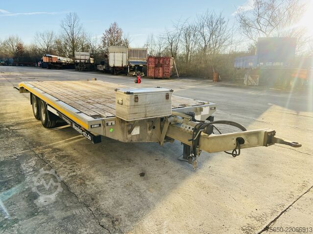 Low loader trailer Möslein TTS 11 Schwebheim  Tandemtieflader