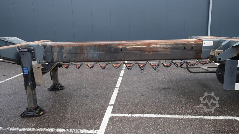 Container transportation D-tec Extendable container transport trailer