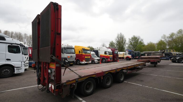 Semi low-loader Nooteboom MCO-48-03V 3 axle semi low loader extendable