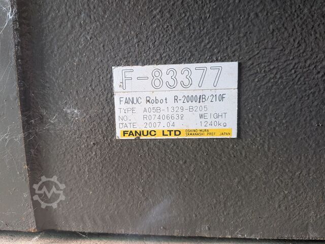Industrial robot FANUC R-2000iB / 210F