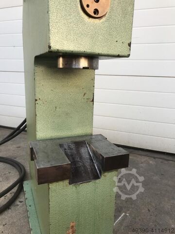 Single-column hydraulic press, straightening press, hydraulic punching frame; press frame with hydra ECKOLD RSD 1500 - 125