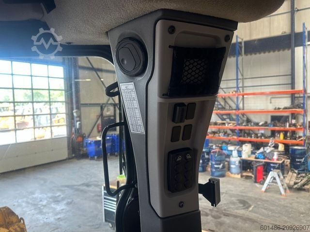 Road roller CATERPILLAR D6 LGP Baujahr 2020