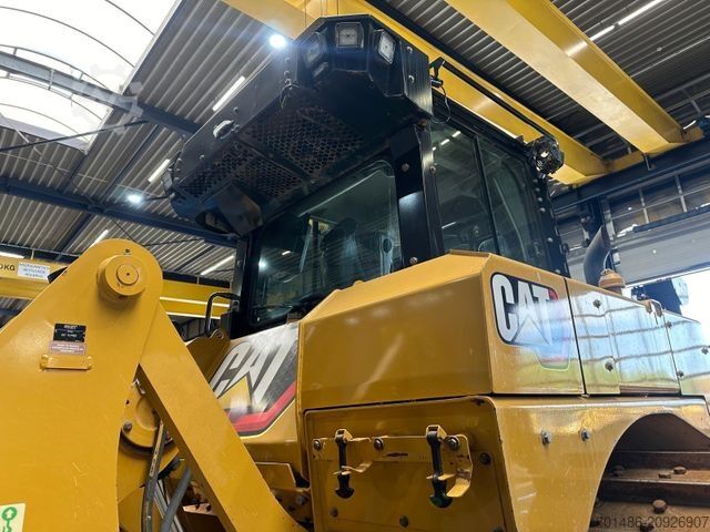 Road roller CATERPILLAR D6 LGP Baujahr 2020