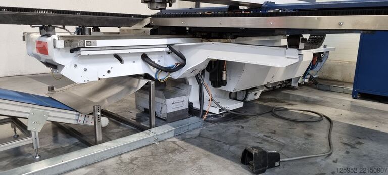 Punching machine TRUMPF 3000-1300 (S11) średni format 1250/2500