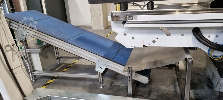Punching machine TRUMPF 3000-1300 (S11) średni format 1250/2500