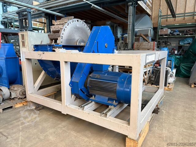 Granulating mill (tyre shredder) RW Recycling World Reifenwolf