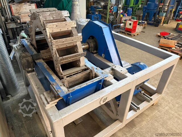 Granulating mill (tyre shredder) RW Recycling World Reifenwolf