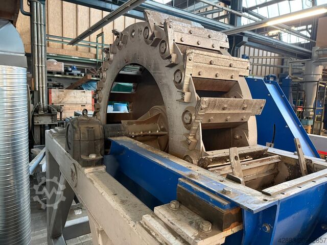 Granulating mill (tyre shredder) RW Recycling World Reifenwolf